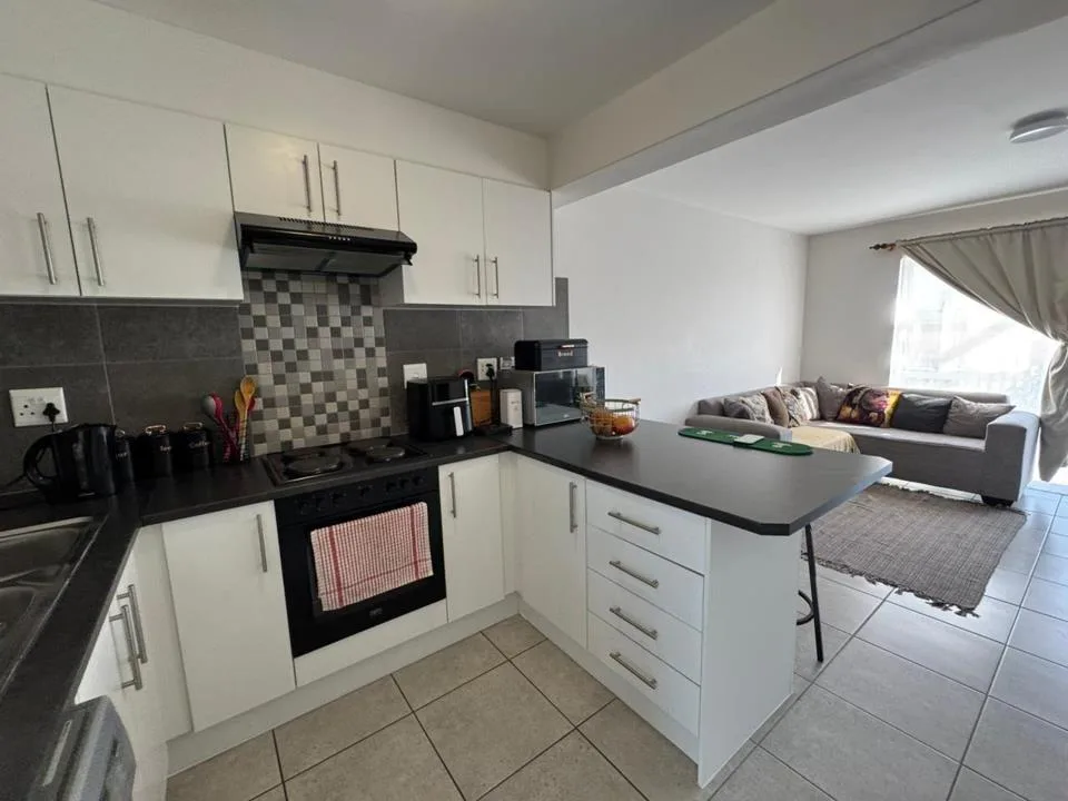2 Bedroom Apartment / flat for sale in Stratford Green