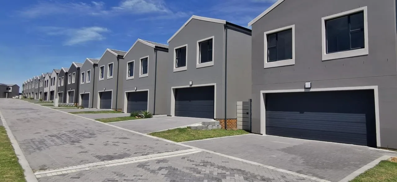 3 Bedroom Townhouse for sale in Westbrook