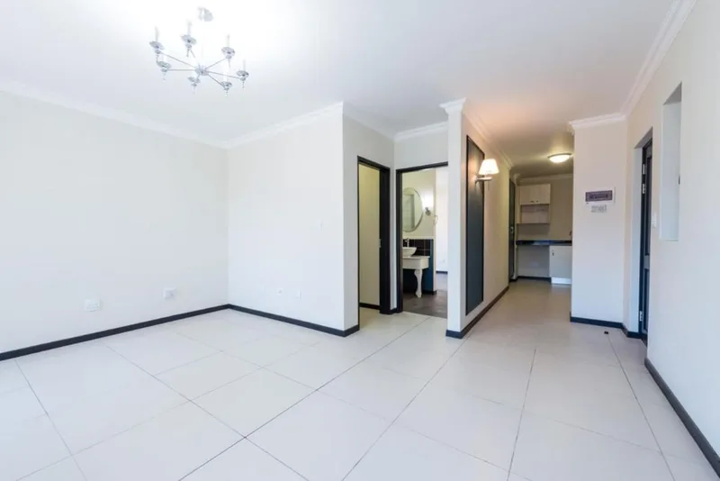 2 Bedroom Apartment / flat for sale in Rivonia