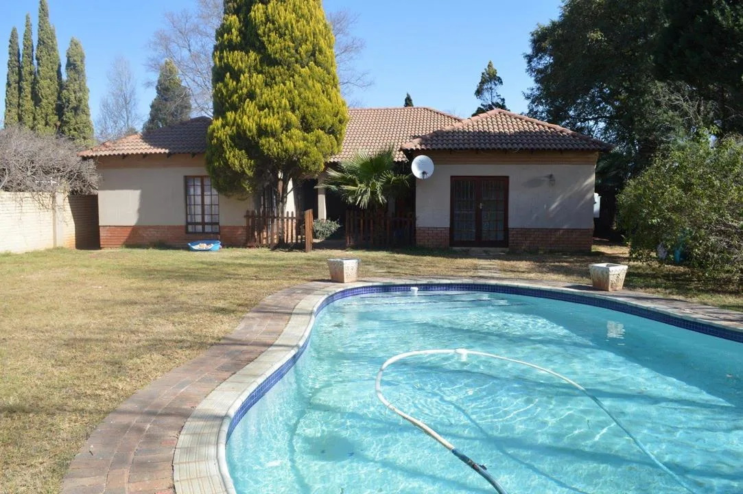5 Bedroom House for sale in Irene Park
