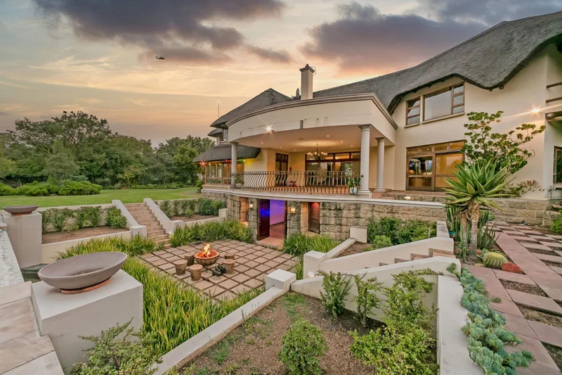 4 Bedroom House in Beaulieu