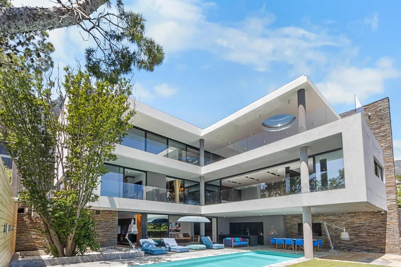 5 Bedroom House in Camps Bay