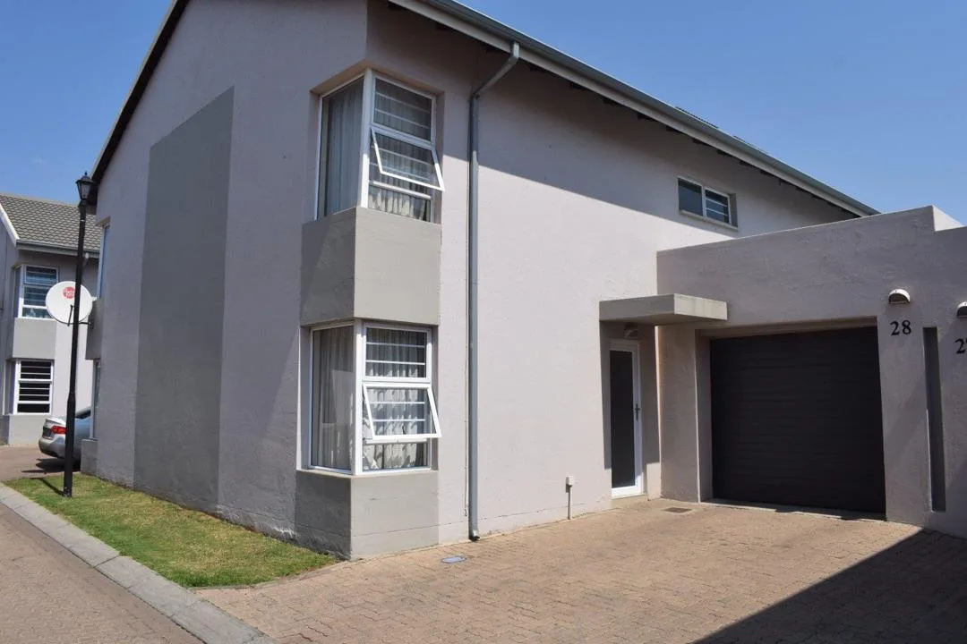 3 Bedroom Apartment / flat for sale in Die Heuwel Ext 2