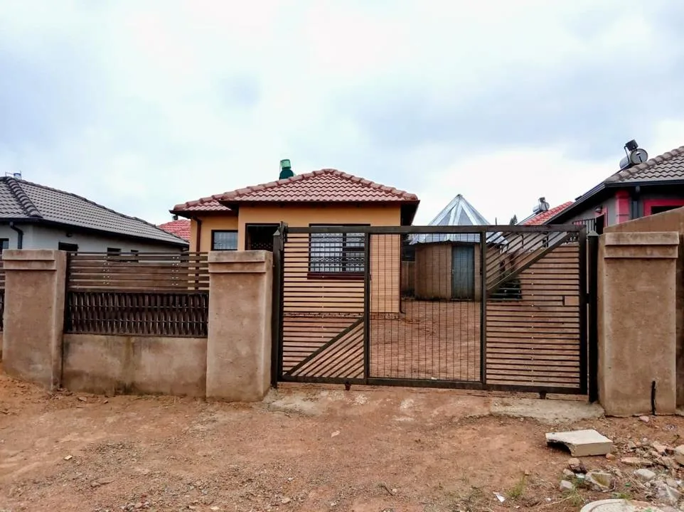 3 Bedroom House for sale in Soshanguve UU