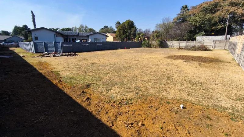 700 m² Land available in Brackenhurst