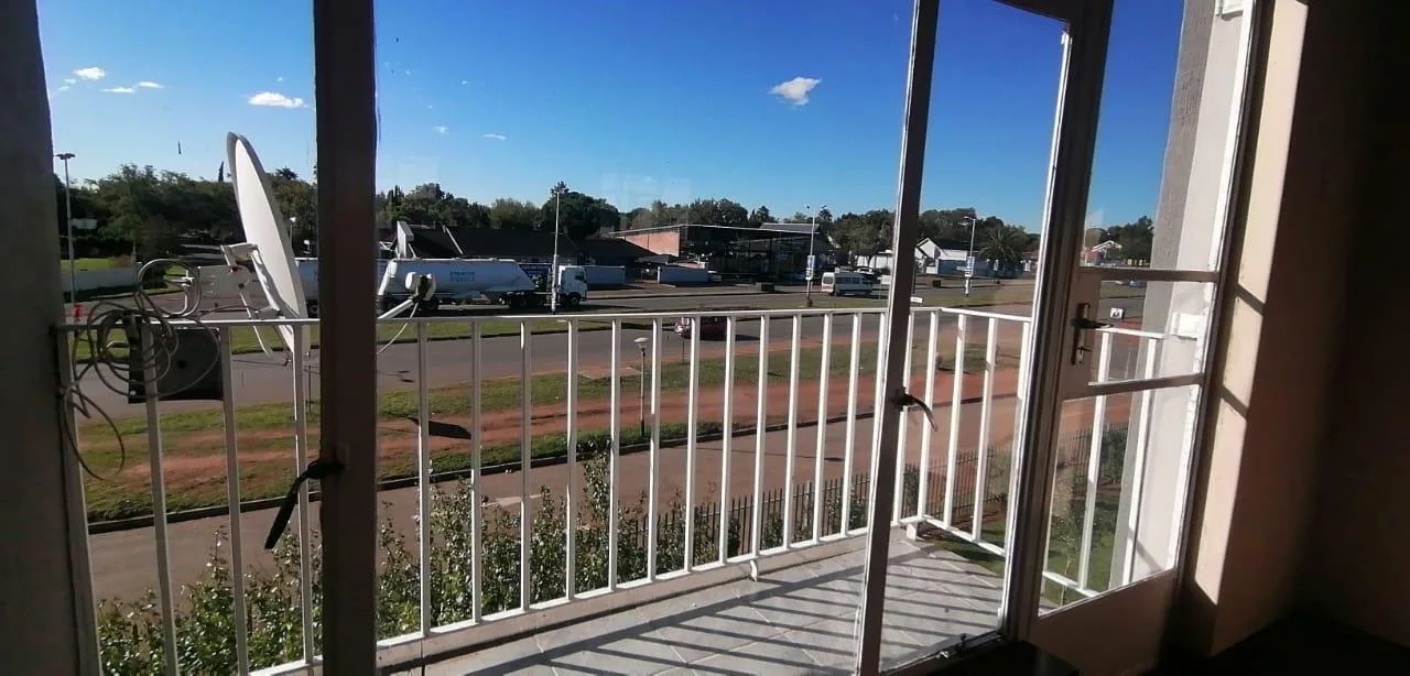2 Bedroom Apartment / flat for sale in Baillie Park