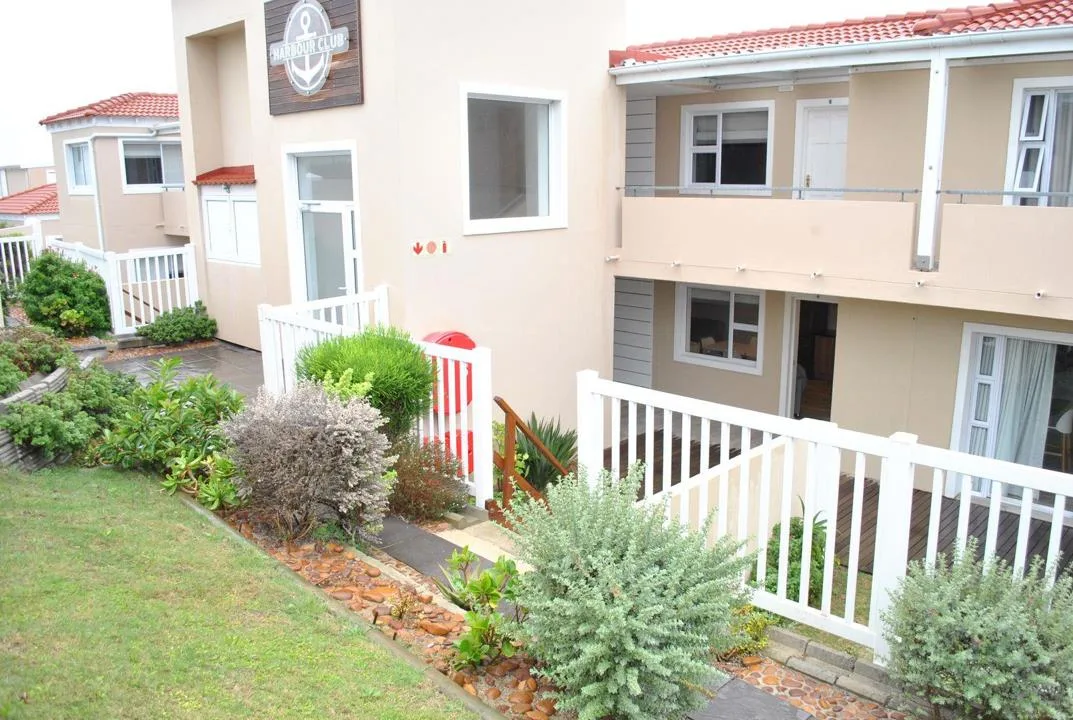 2 Bedroom Apartment / flat to rent in Port St Francis