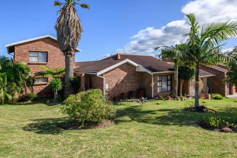 6 Bedroom House for sale in Blue Horizon Bay