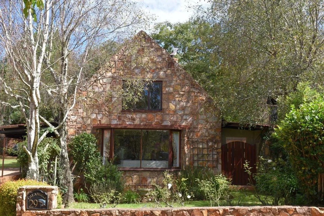 4 Bedroom House for sale in Dullstroom