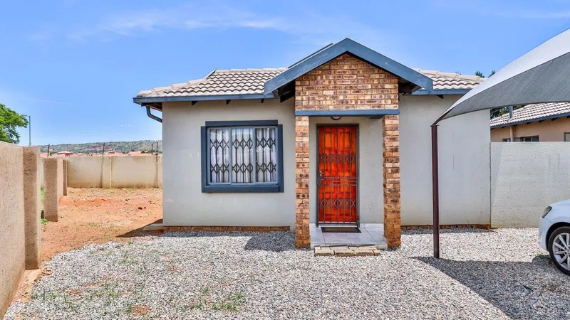 3 Bedroom House for sale in Andeon AH
