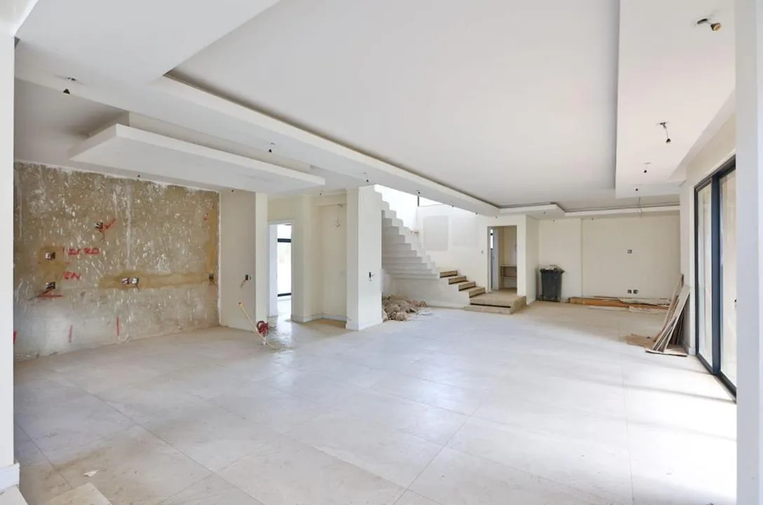 5 Bedroom House for sale in Waterfall Country Estate