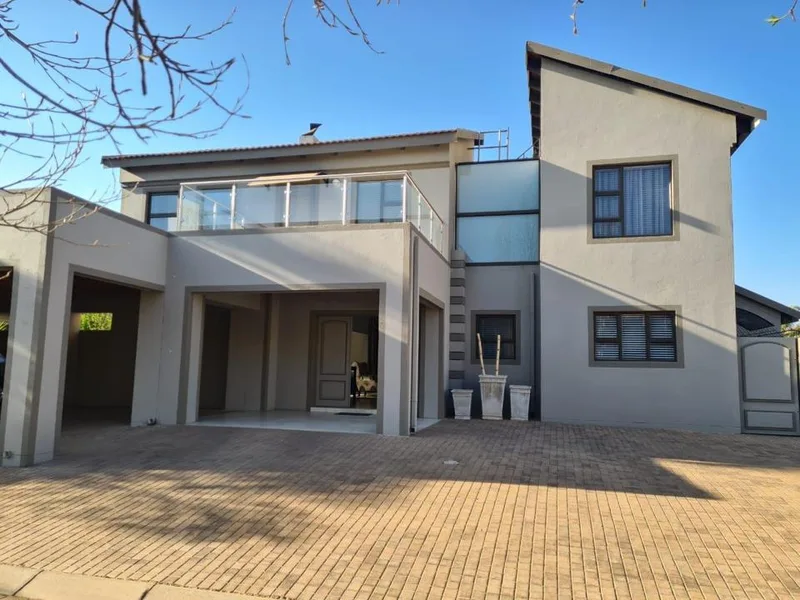 5 Bedroom House for sale in Melodie