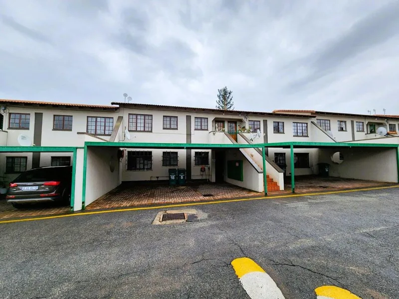 2 Bedroom Apartment / flat for sale in Greenhills