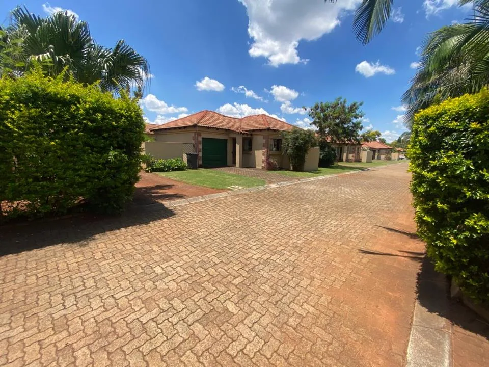 3 Bedroom House for sale in Hesteapark