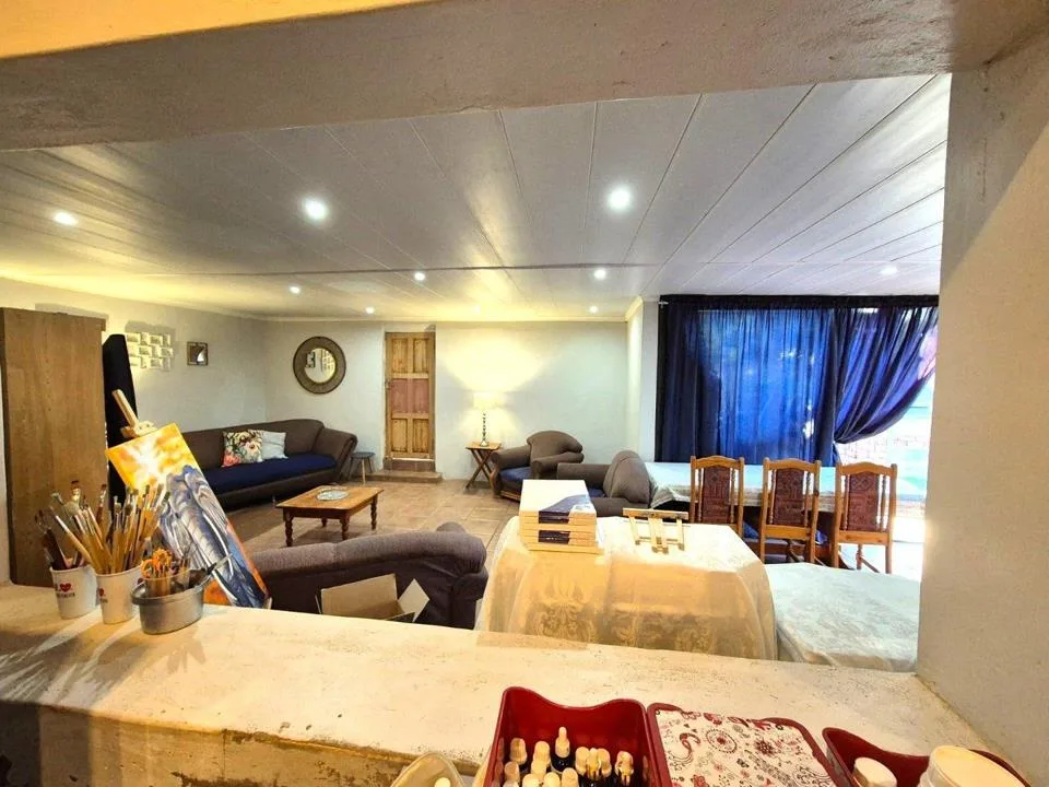 4 Bedroom House for sale in Beaconsfield