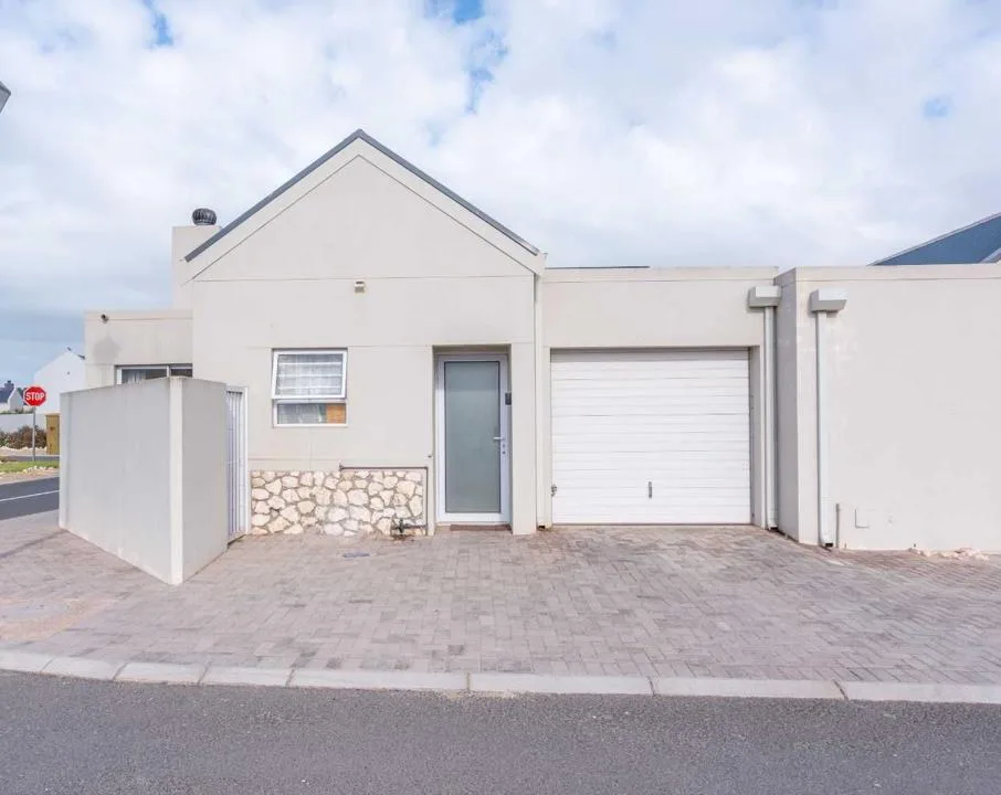 2 Bedroom House for sale in Laguna Sands