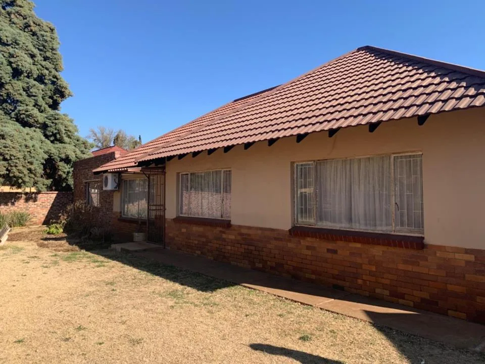 3 Bedroom House for sale in Stilfontein