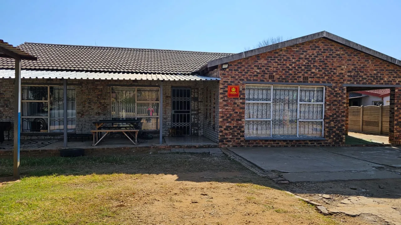 3 Bedroom House for sale in Sasolburg Ext 12