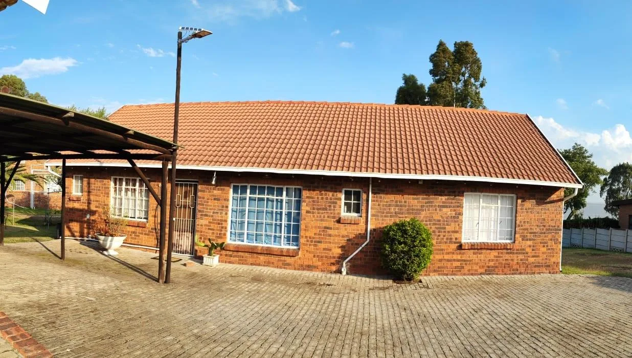 4 Bedroom House for sale in Oranjeville