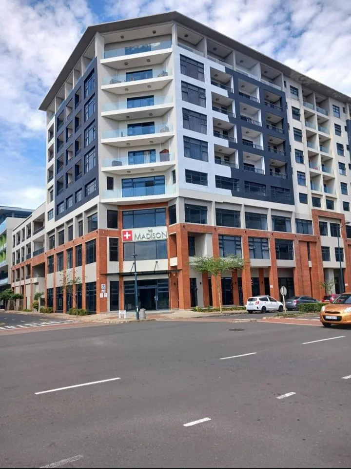 3 Bedroom Apartment / flat to rent in New Town Centre