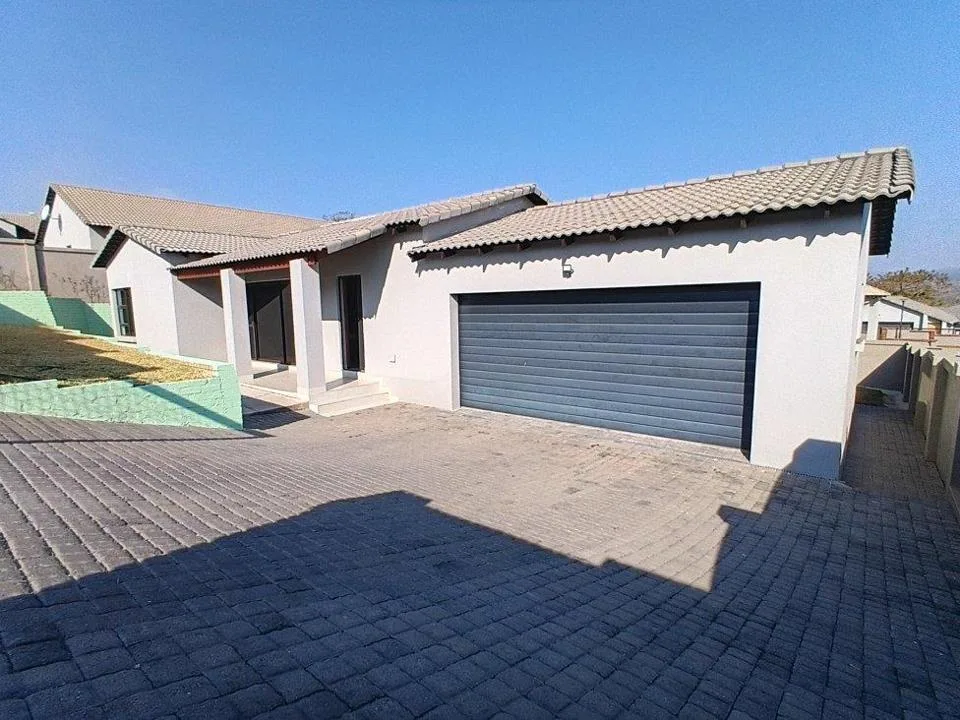 3 Bedroom House for sale in Stonehenge Ext 13