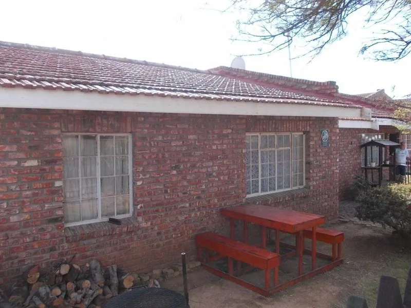 4 Bedroom House for sale in Manor Heights
