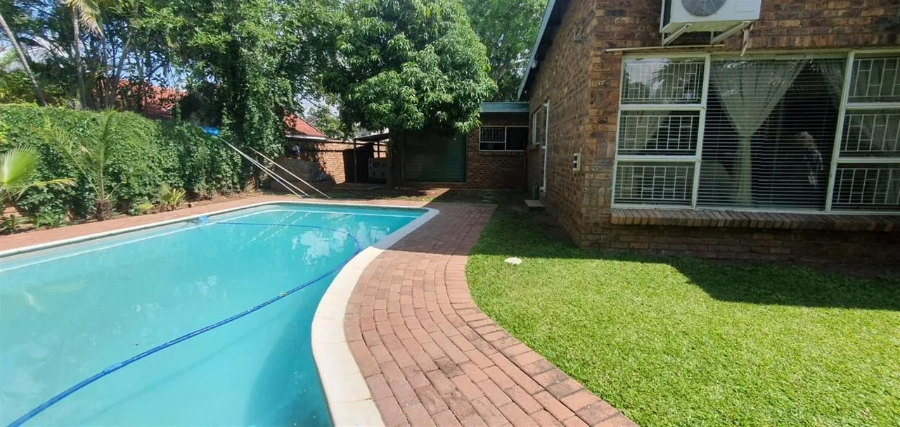 8 Bedroom House for sale in Groblersdal