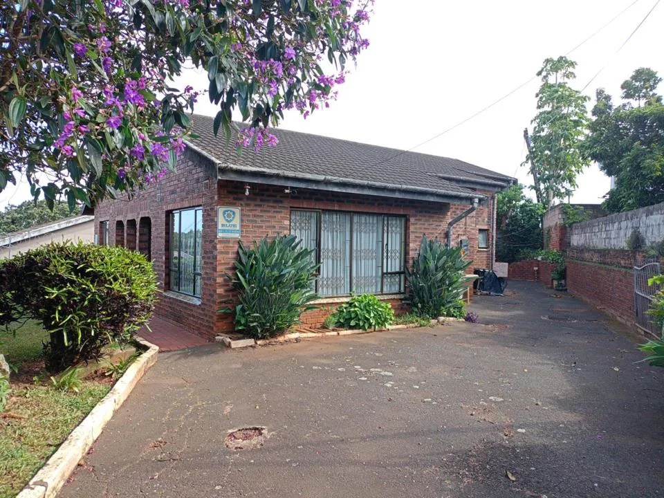 3 Bedroom House for sale in Shallcross