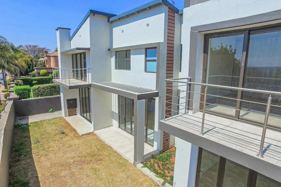 4 Bedroom House for sale in Bedfordview