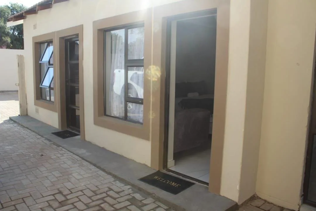 14 Bedroom House to rent in Bo-dorp