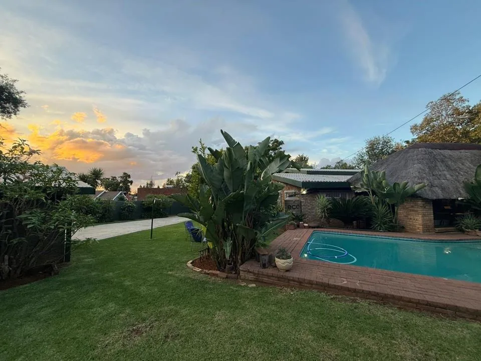 4 Bedroom House for sale in Langenhovenpark