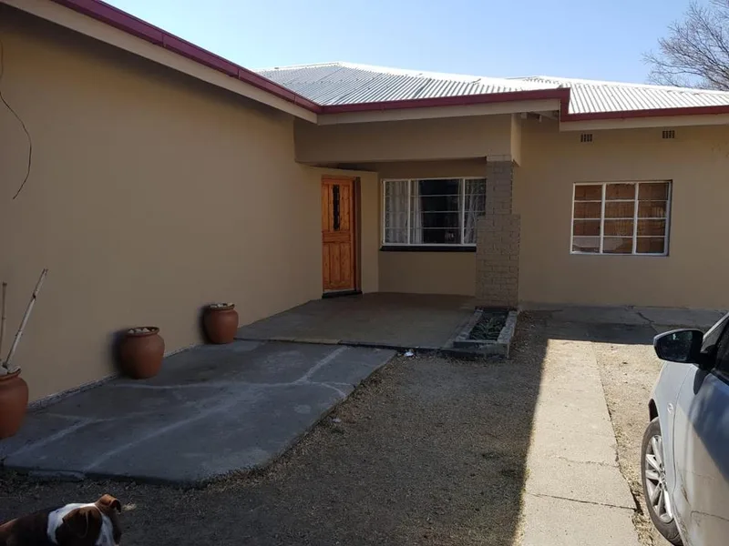 3 Bedroom House for sale in Suidrand