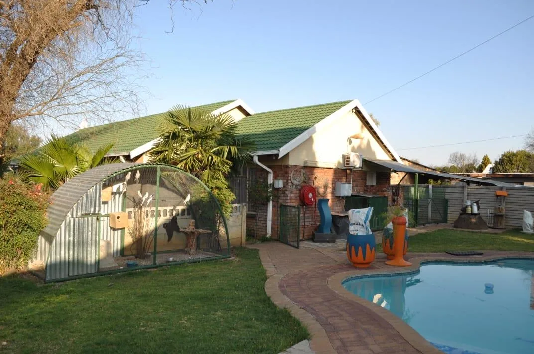 3 Bedroom House for sale in Miederpark