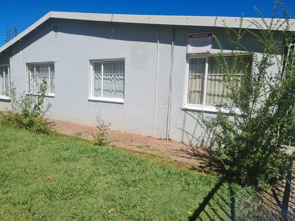 13 Bedroom House for sale in Brandwag