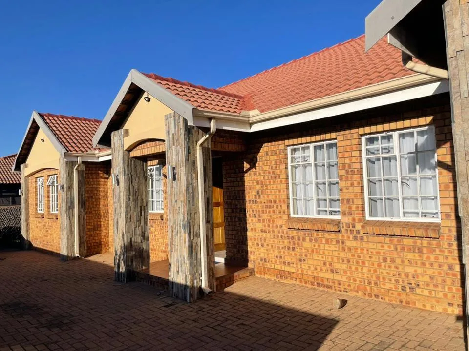 3 Bedroom House to rent in Aerorand