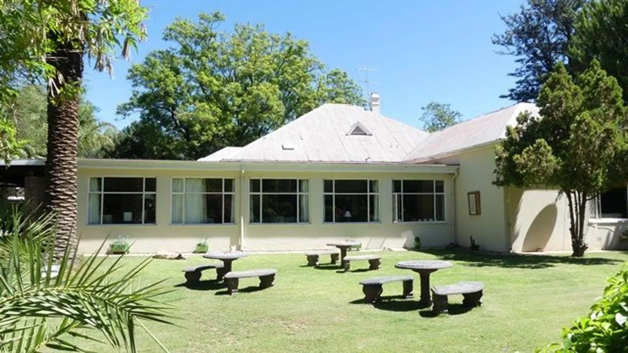 10 Bedroom House for sale in Graaff-Reinet
