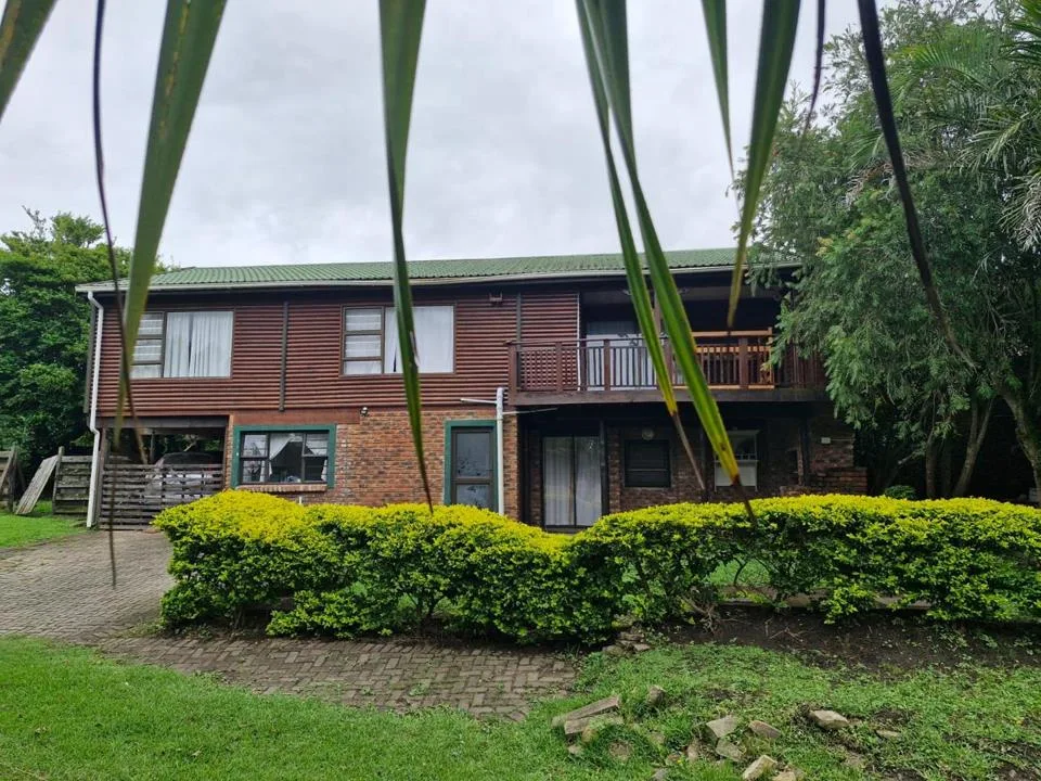 3 Bedroom House for sale in Cove Rock
