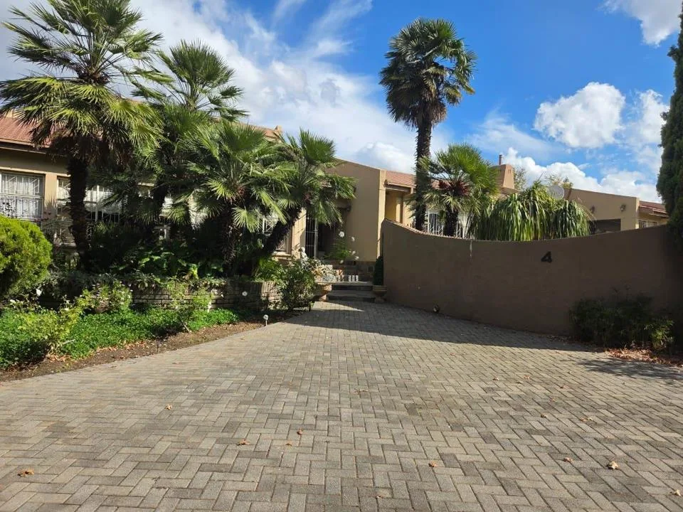 5 Bedroom House for sale in Frankfort