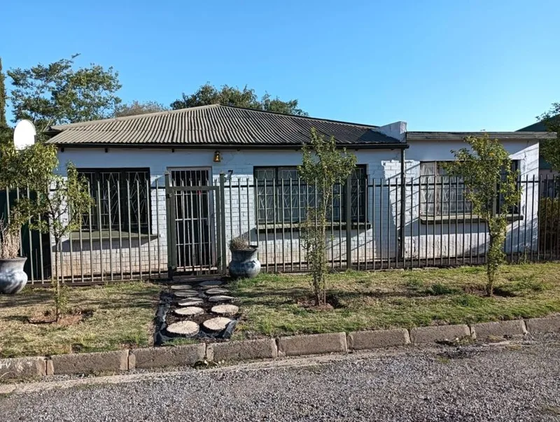 3 Bedroom House for sale in Brandfort