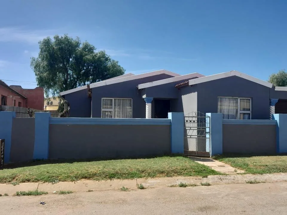 6 Bedroom House for sale in Motherwell Nu 4