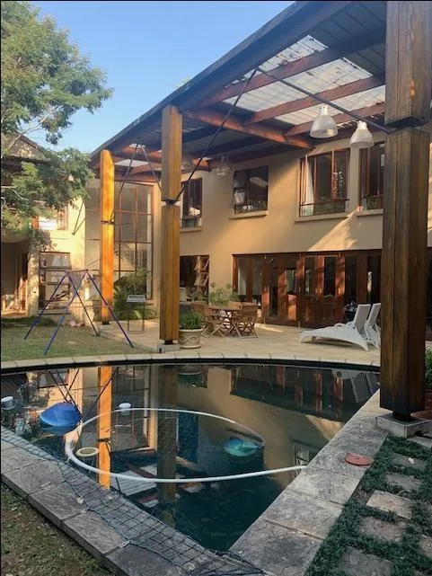 5 Bedroom Townhouse to rent in Bryanston