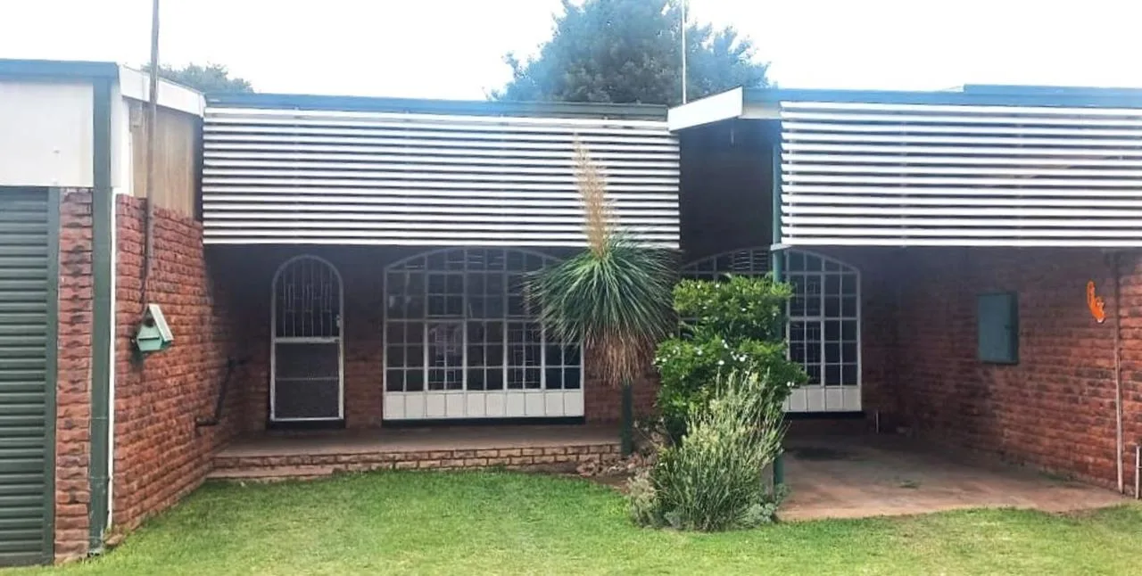 2 Bedroom House for sale in Modimolle
