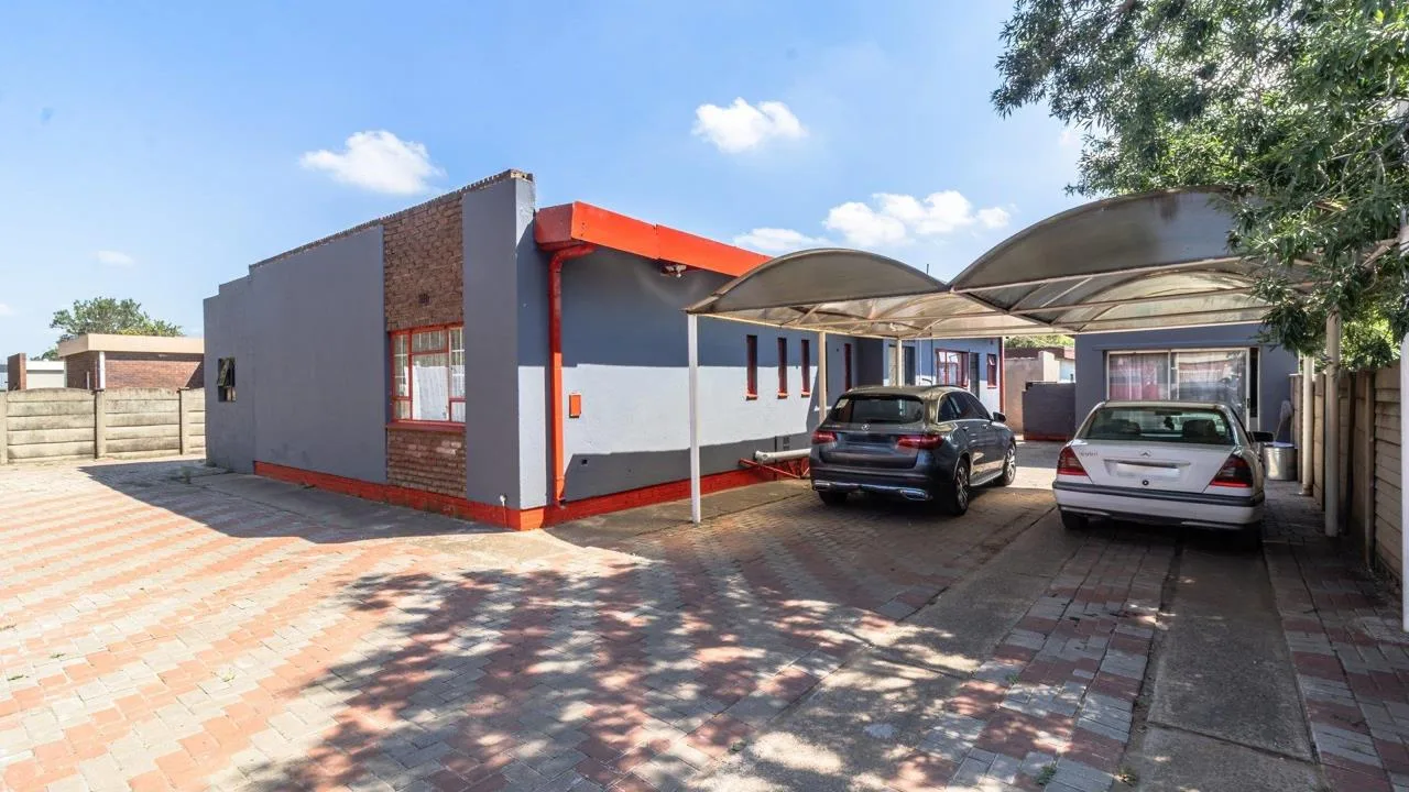 4 Bedroom House for sale in Vanderbijlpark CE 3