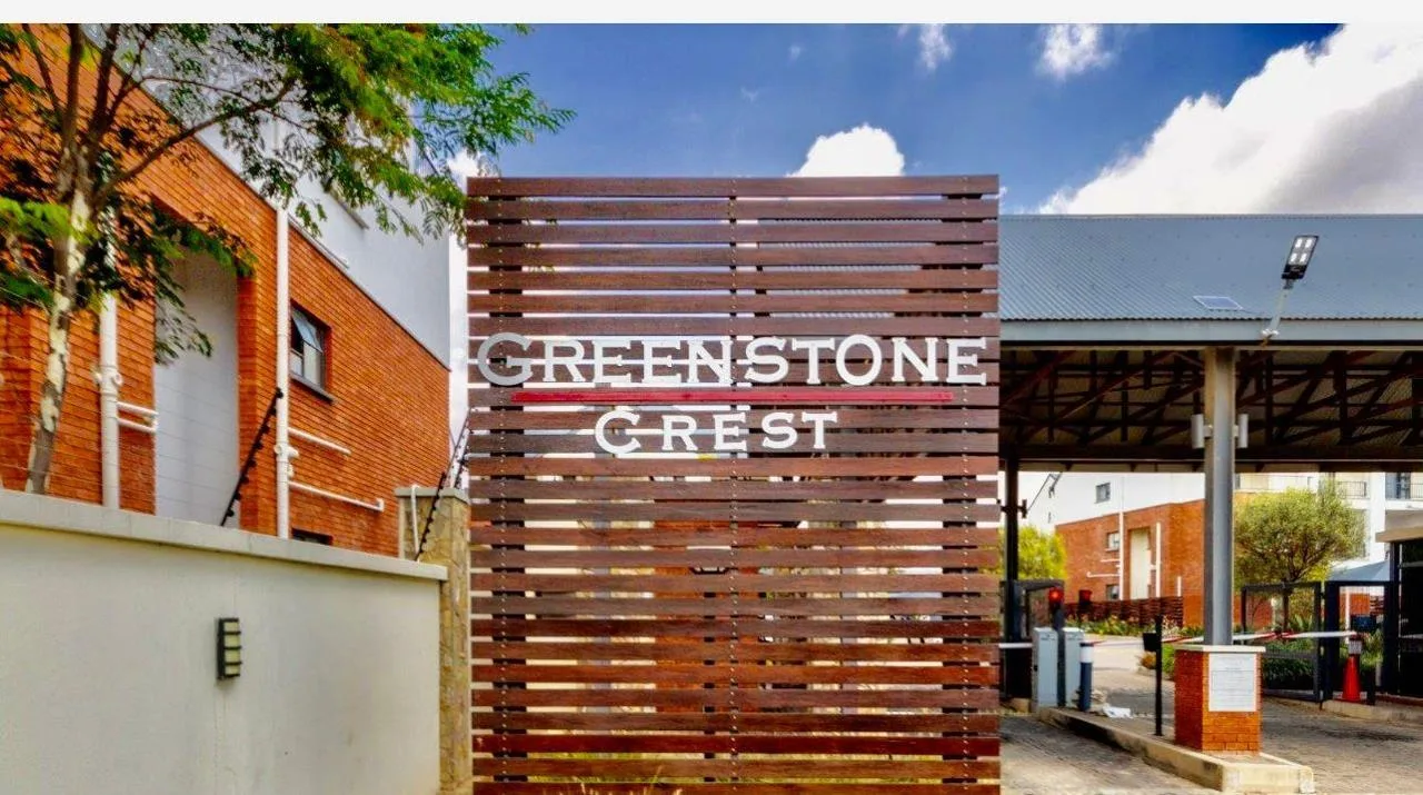 3 Bedroom Apartment / flat for sale in Greenstone Hill