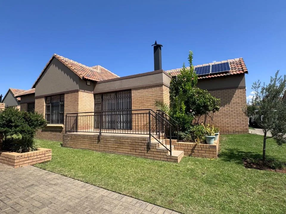 2 Bedroom Townhouse for sale in Helicon Heights