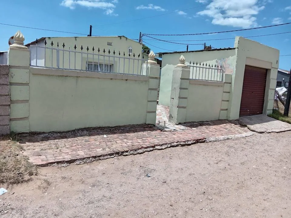 2 Bedroom House for sale in Veeplaas
