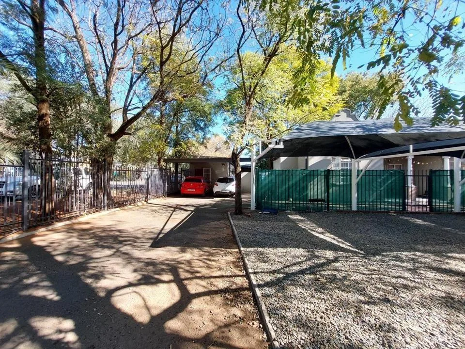 7 Bedroom House for sale in New Park