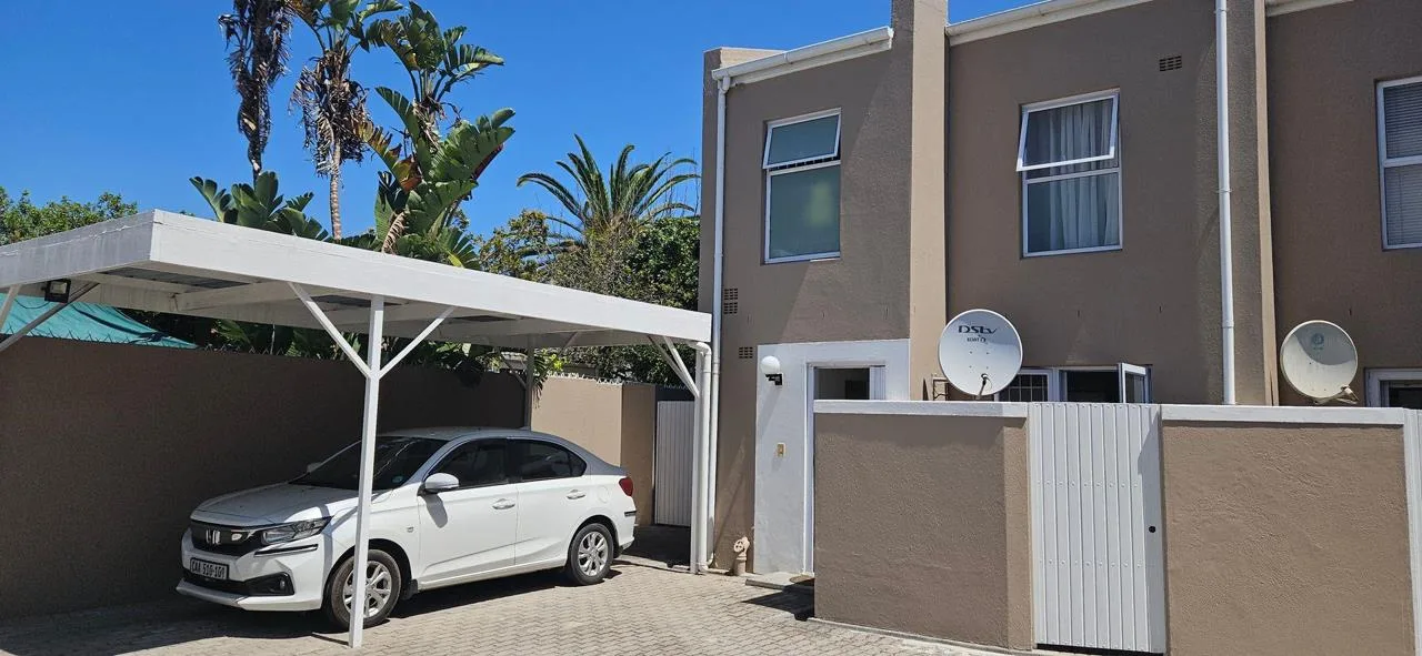 3 Bedroom Apartment / flat for sale in Claremont