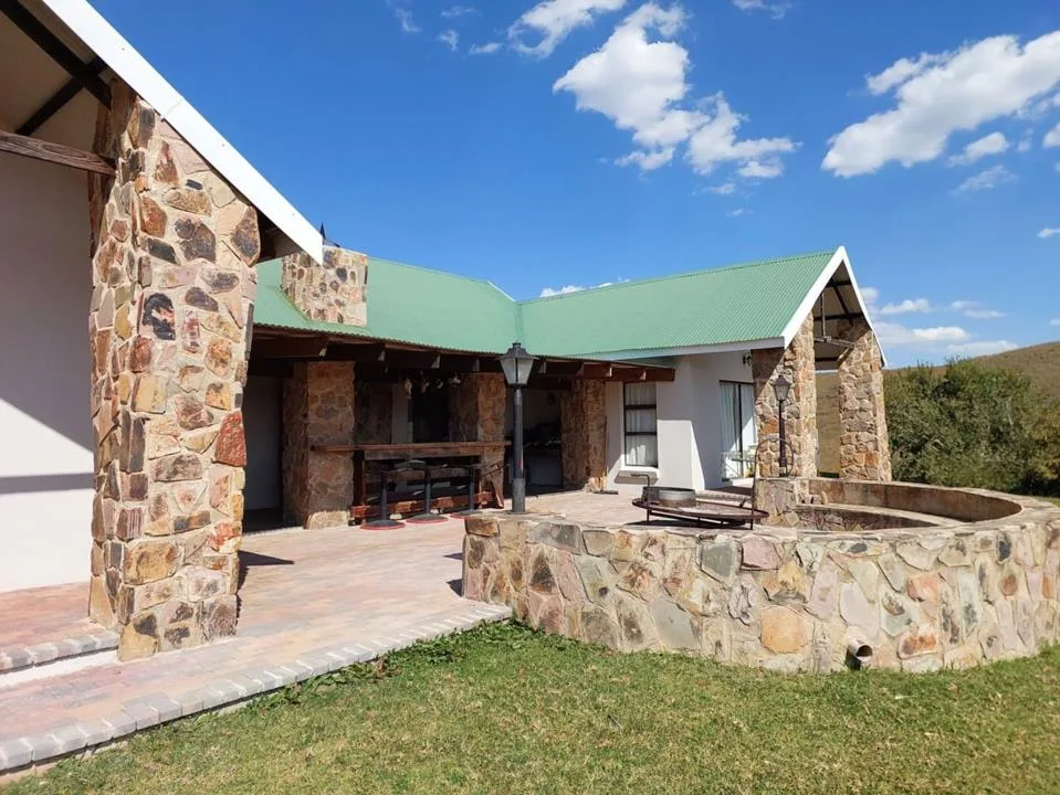 4 Bedroom House for sale in Dullstroom