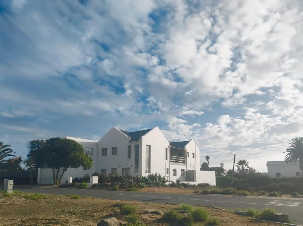 4 Bedroom House for sale in Golden Mile